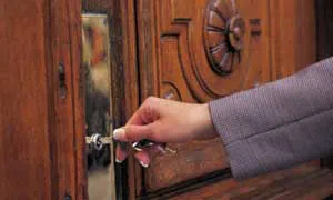 Locksmith Of Seattle Seattle, WA 206-408-8174 - 4a-Door-Unlock